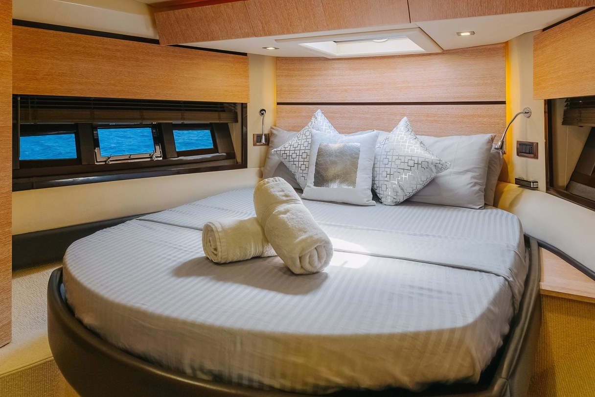 View 6: Azimut No Regrets