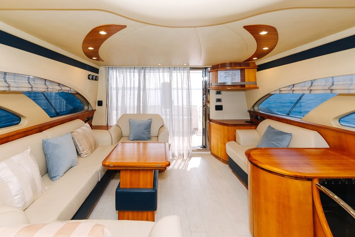 View 8: Azimut Candy