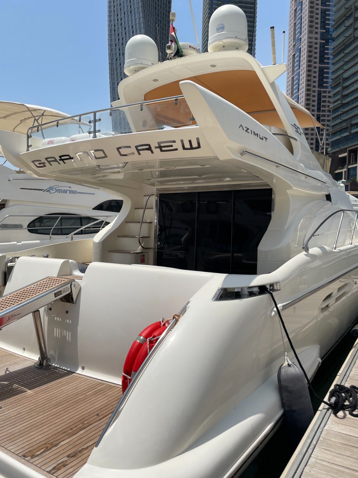 View 6: Azimut Grand Crew