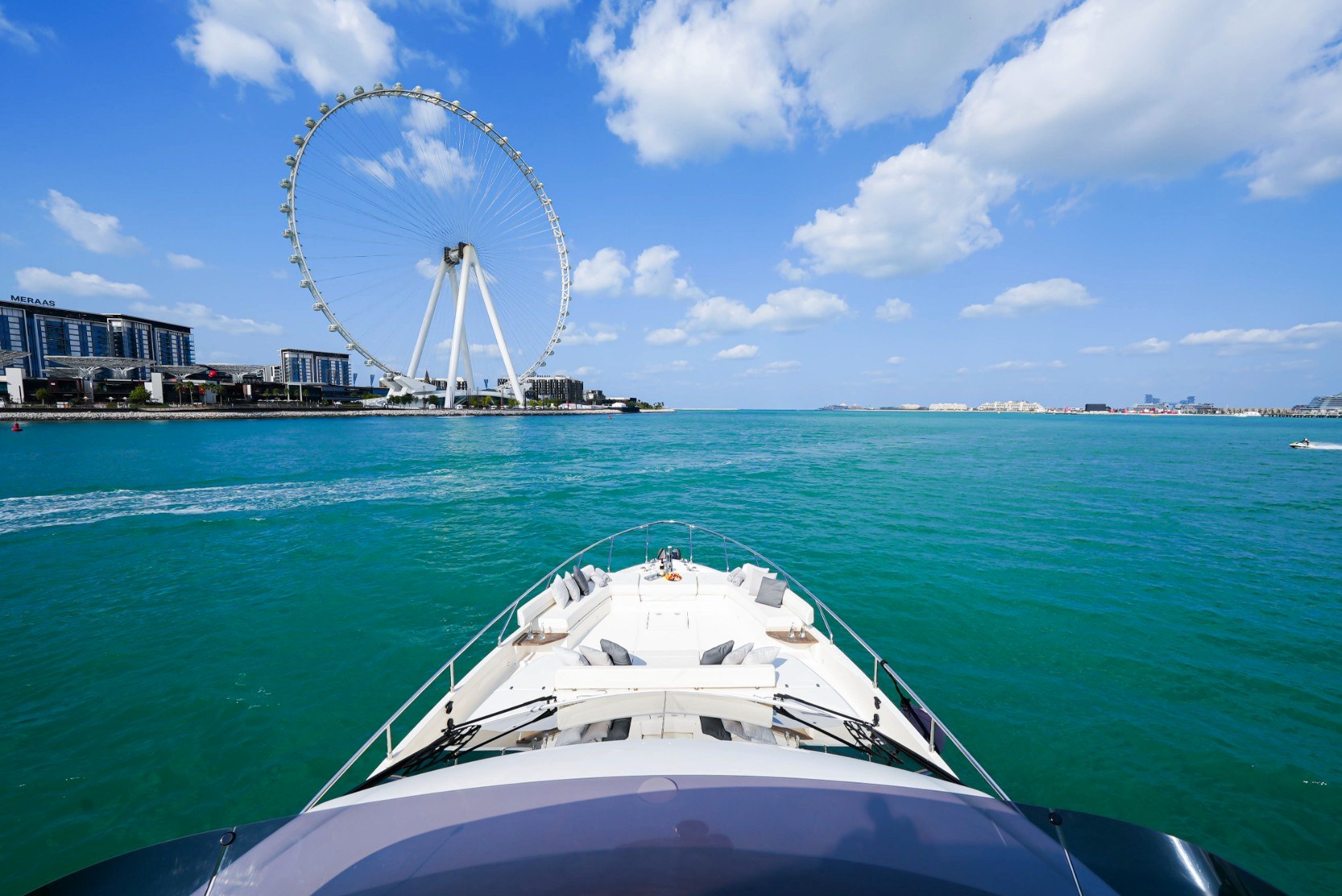 View 15: Ferretti 67 ft