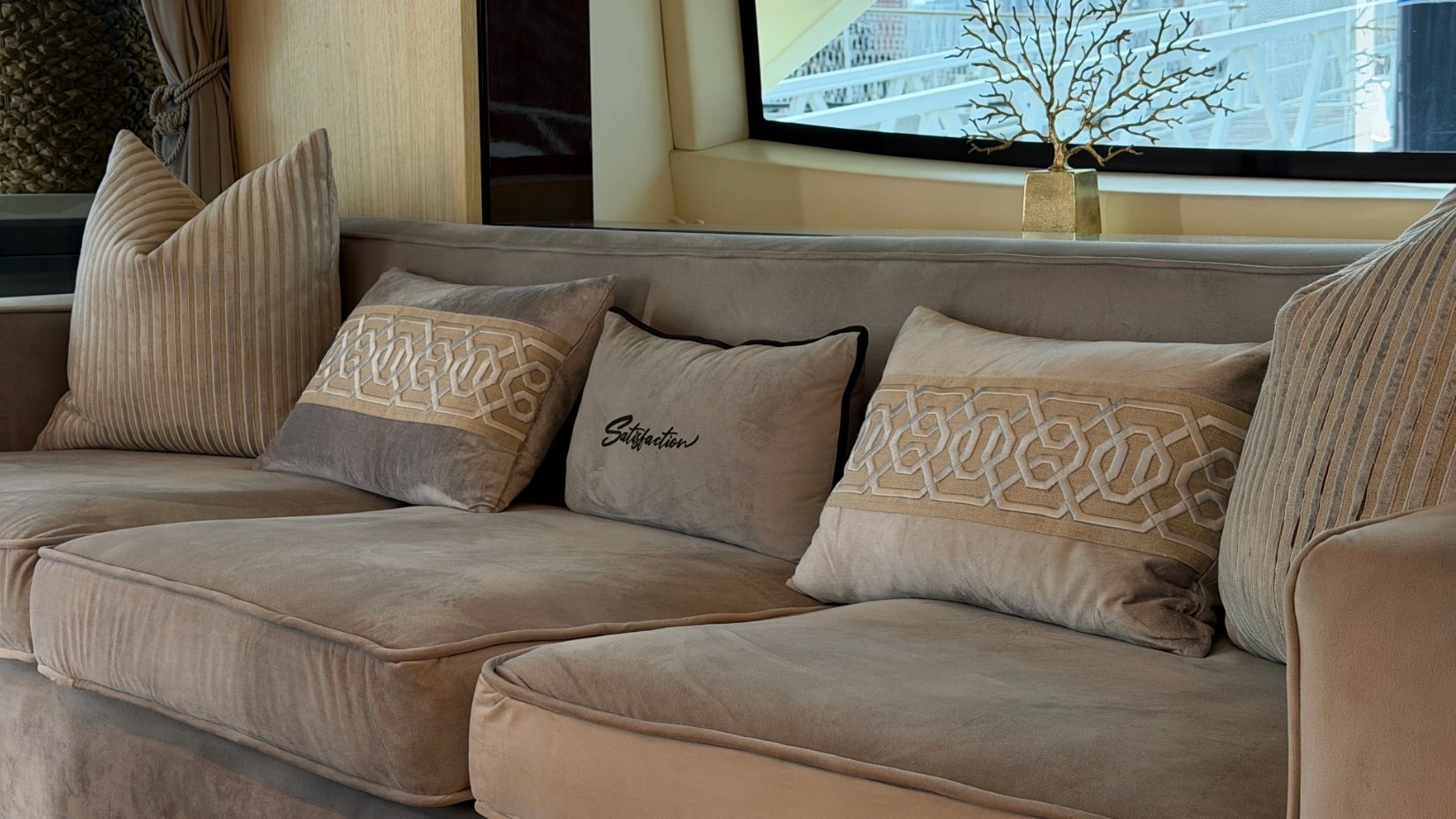 View 13: Azimut Satisfaction