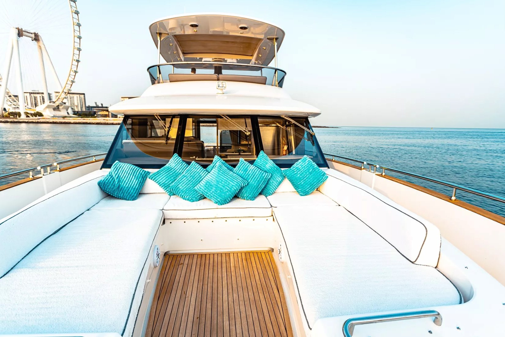 View 11: Azimut Magellano 66 ft