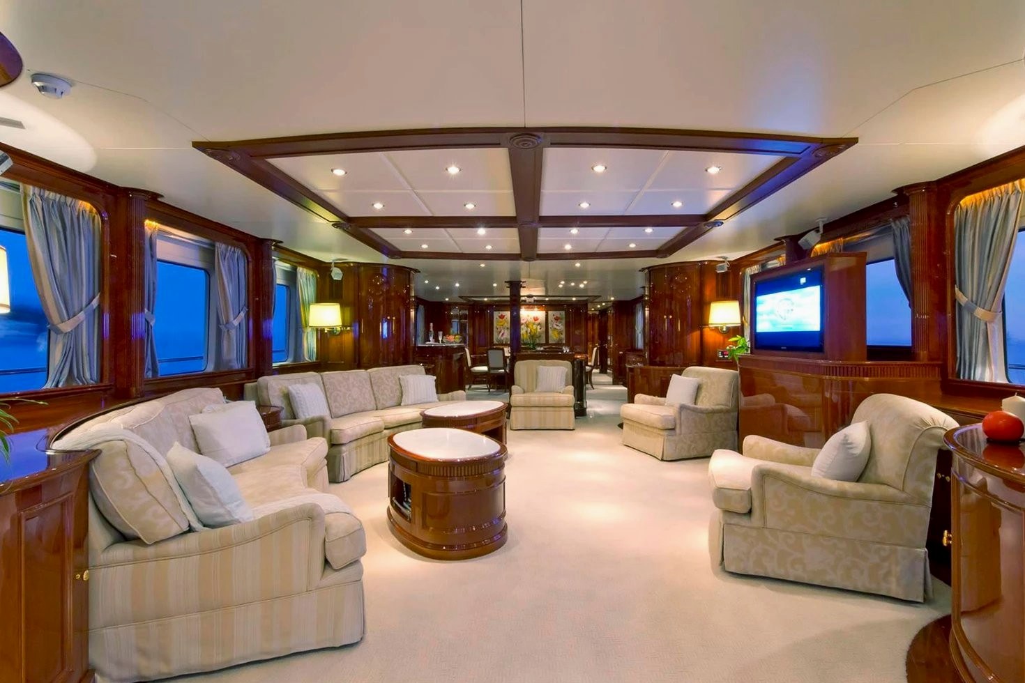View 7: Benetti Gallus