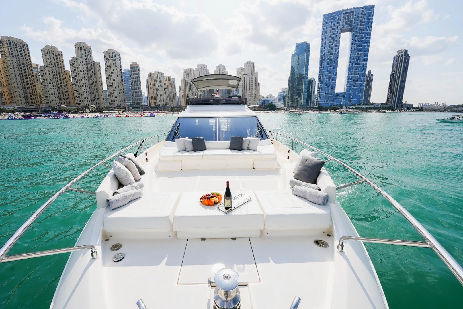 View 14: Ferretti 67 ft