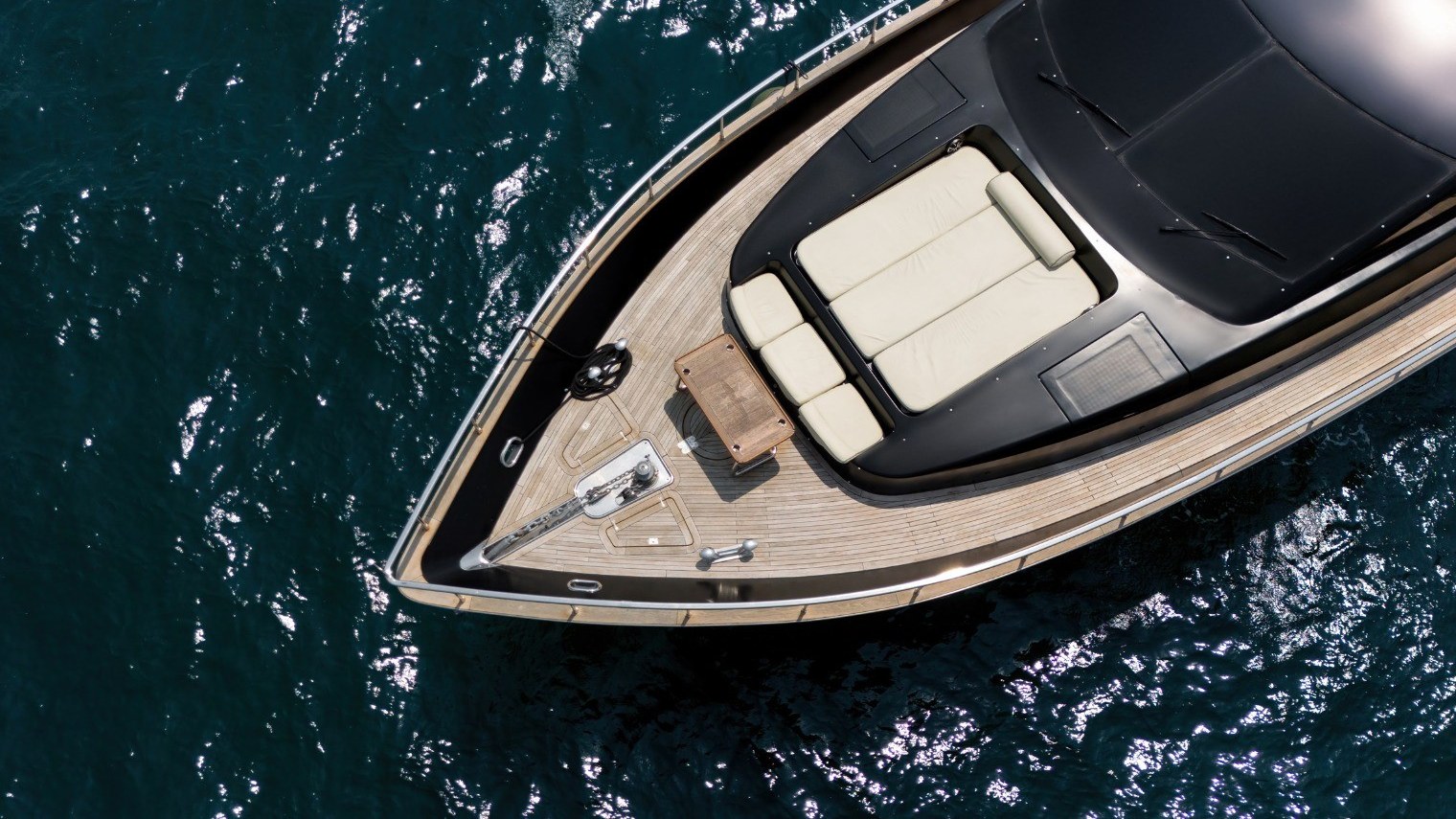 View 11: Azimut Anna