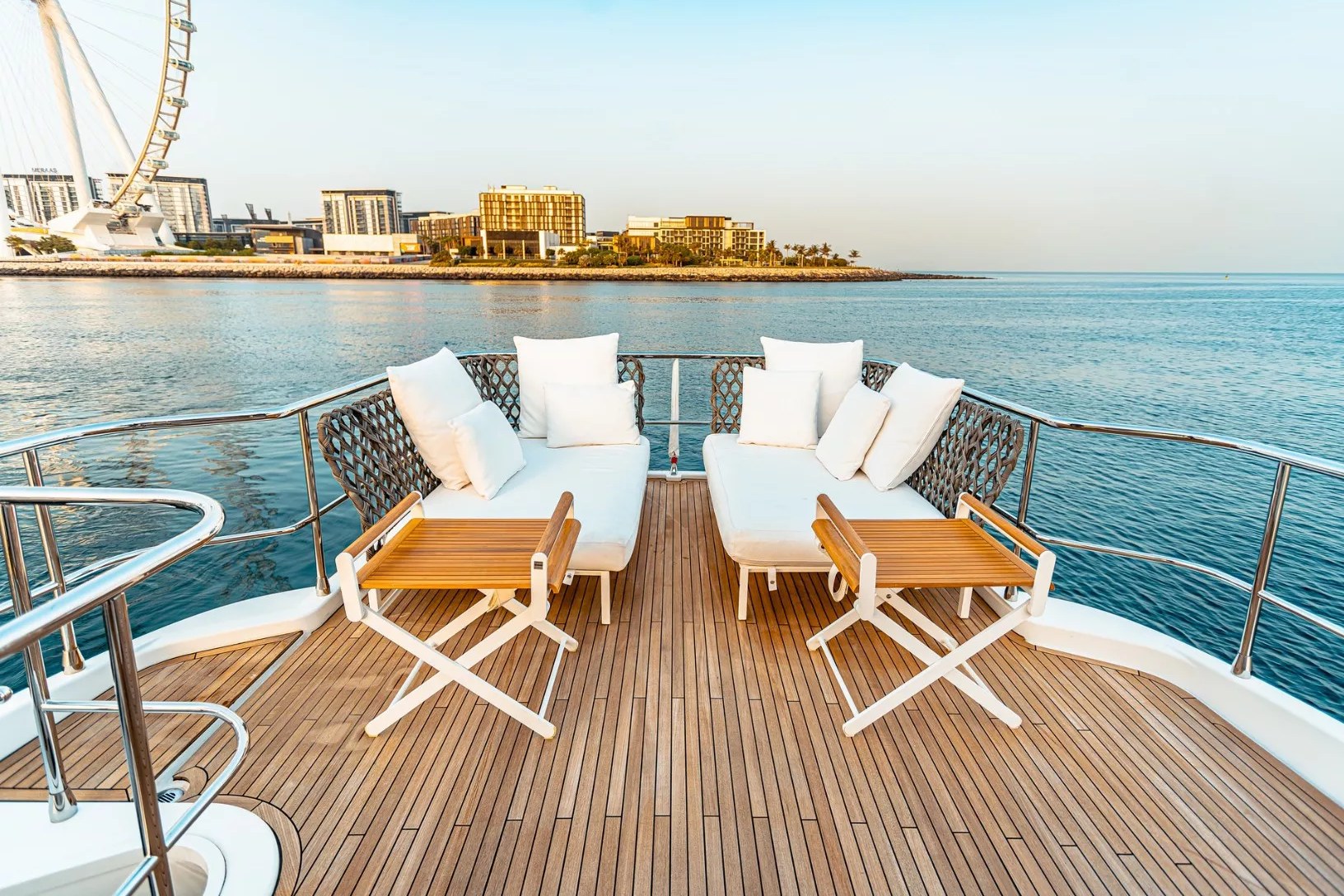 View 10: Azimut Magellano 66 ft