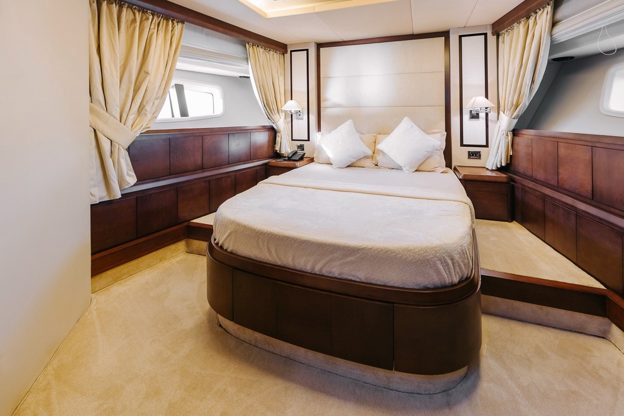 View 7: Azimut Viktoria