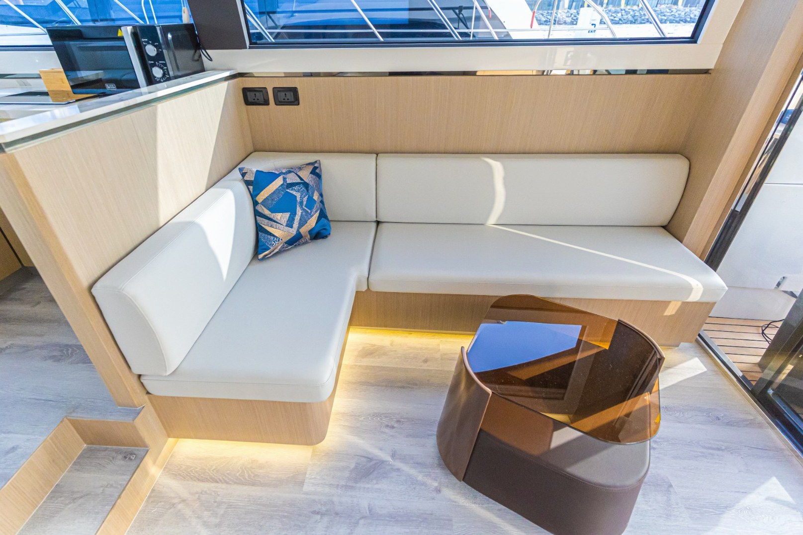 View 5: Sky Walker Axa