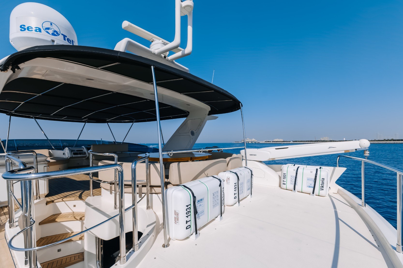 View 15: Azimut Viktoria