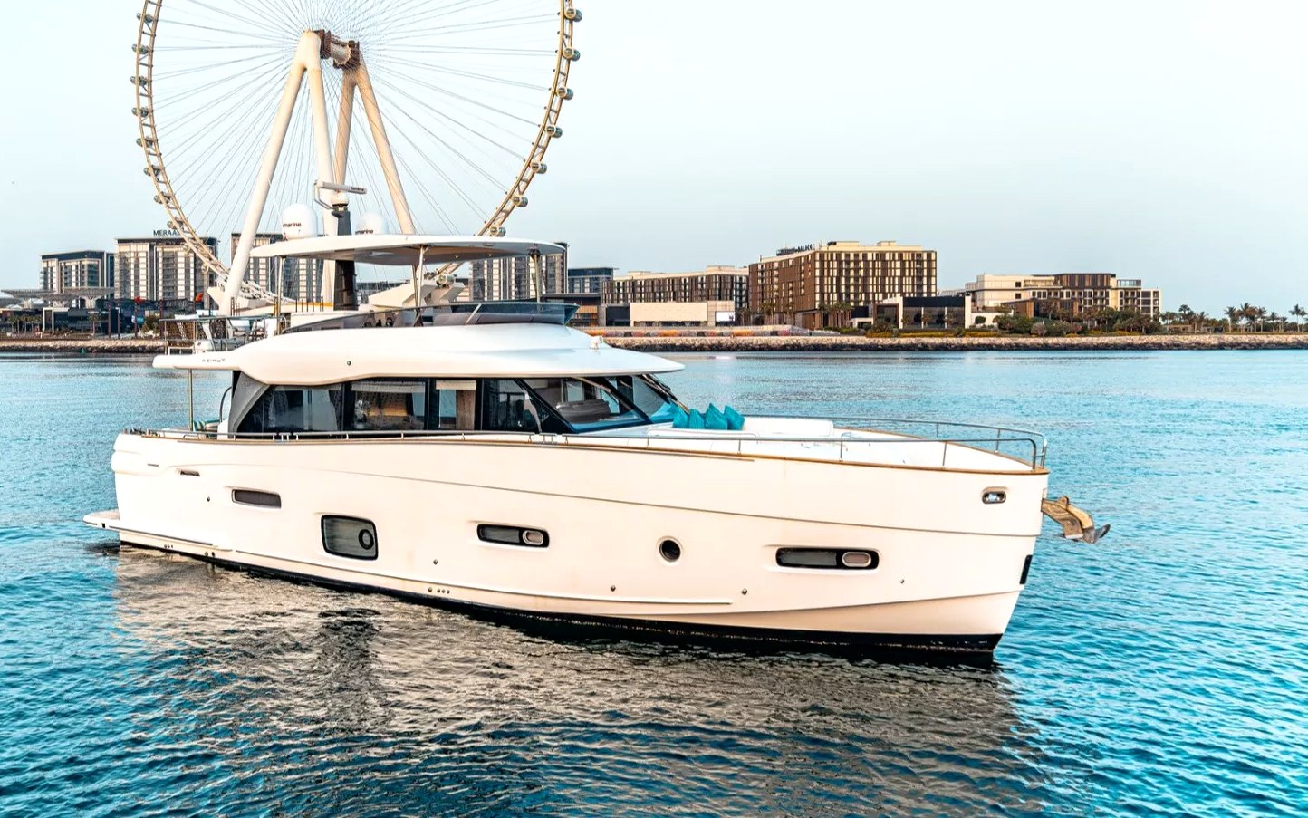 Azimut Magellano 66 ft for charter