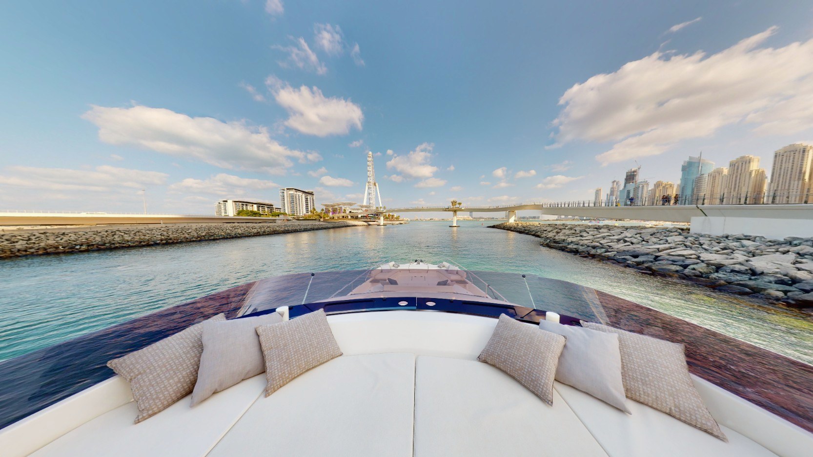 View 2: Ferretti 67 ft