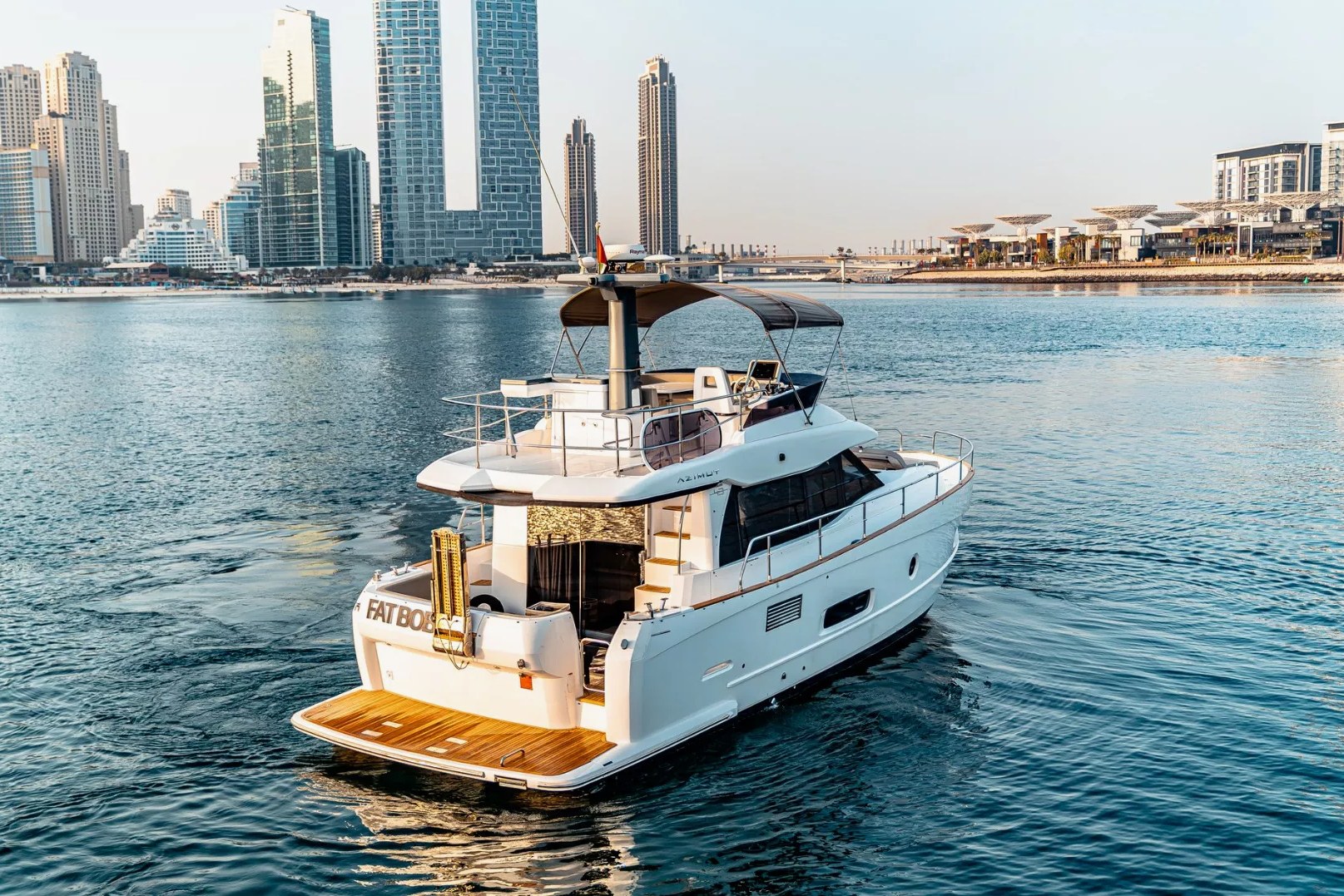 View 8: Azimut Magellano 43 ft