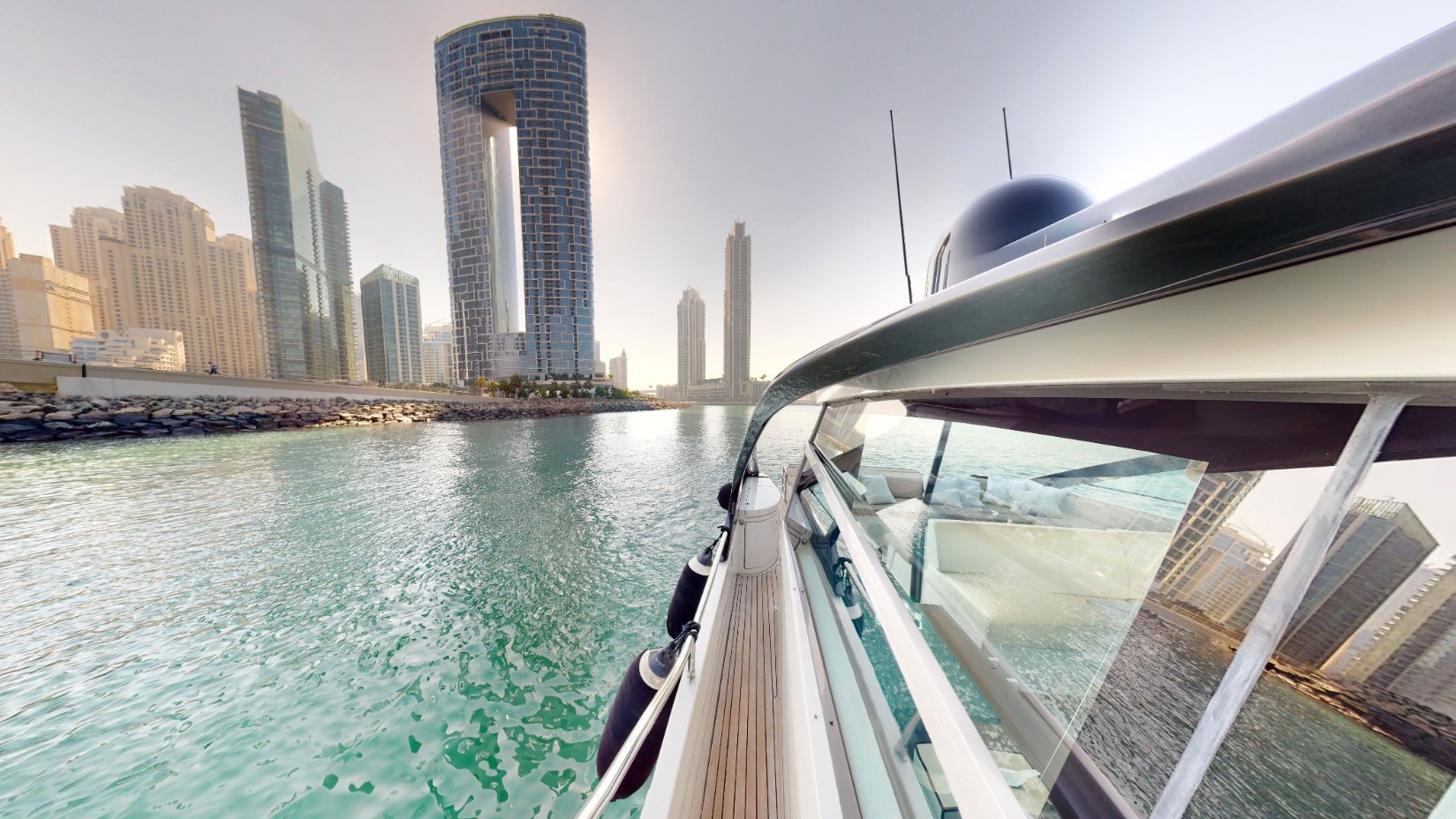 View 5: Pershing 5X Pearl White