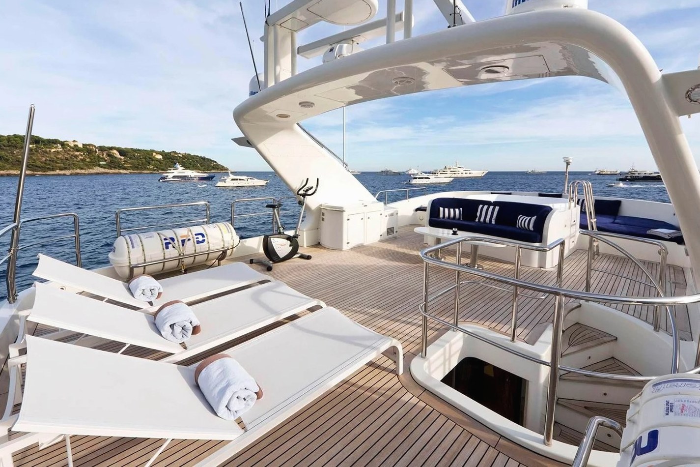 View 14: Benetti Gallus