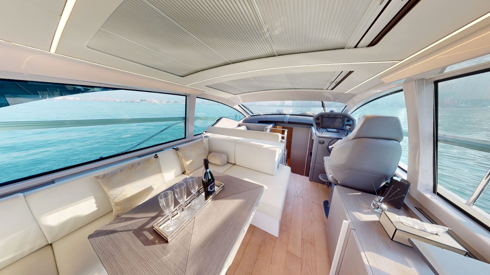 View 9: Pershing 5X Pearl White