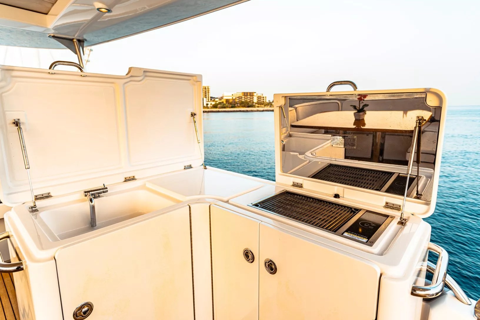 View 12: Azimut Magellano 66 ft