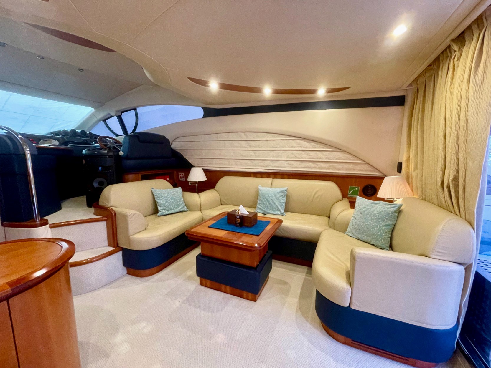 View 5: Azimut Grand Crew