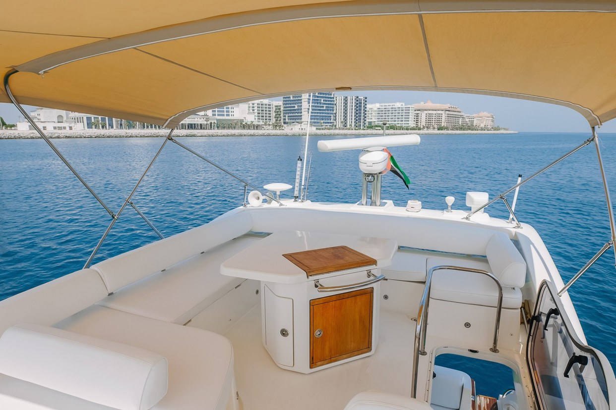 View 7: Azimut No Regrets