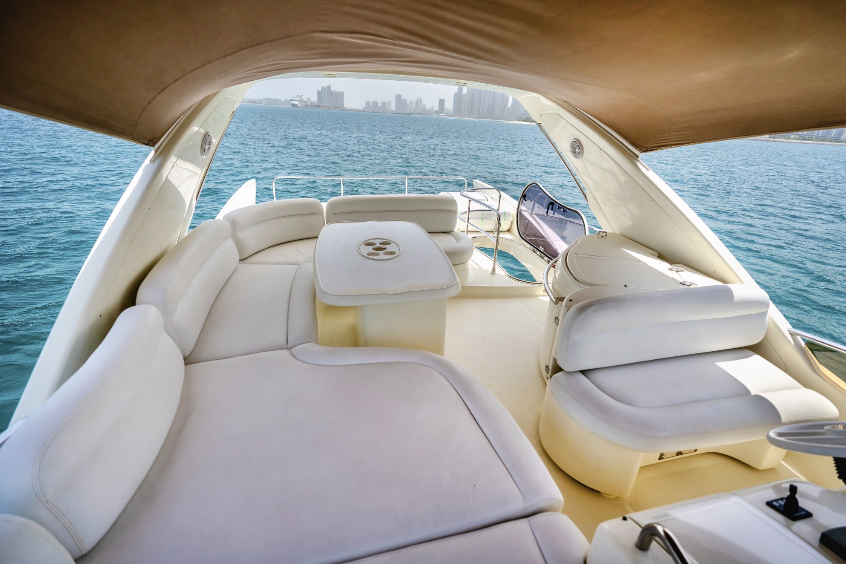 View 2: Azimut Lucky Star