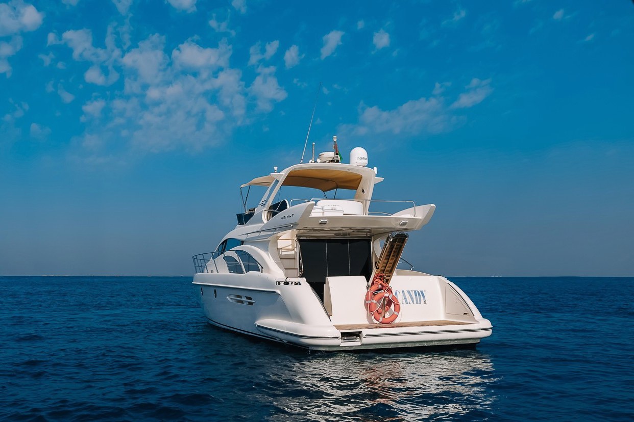 View 9: Azimut Candy