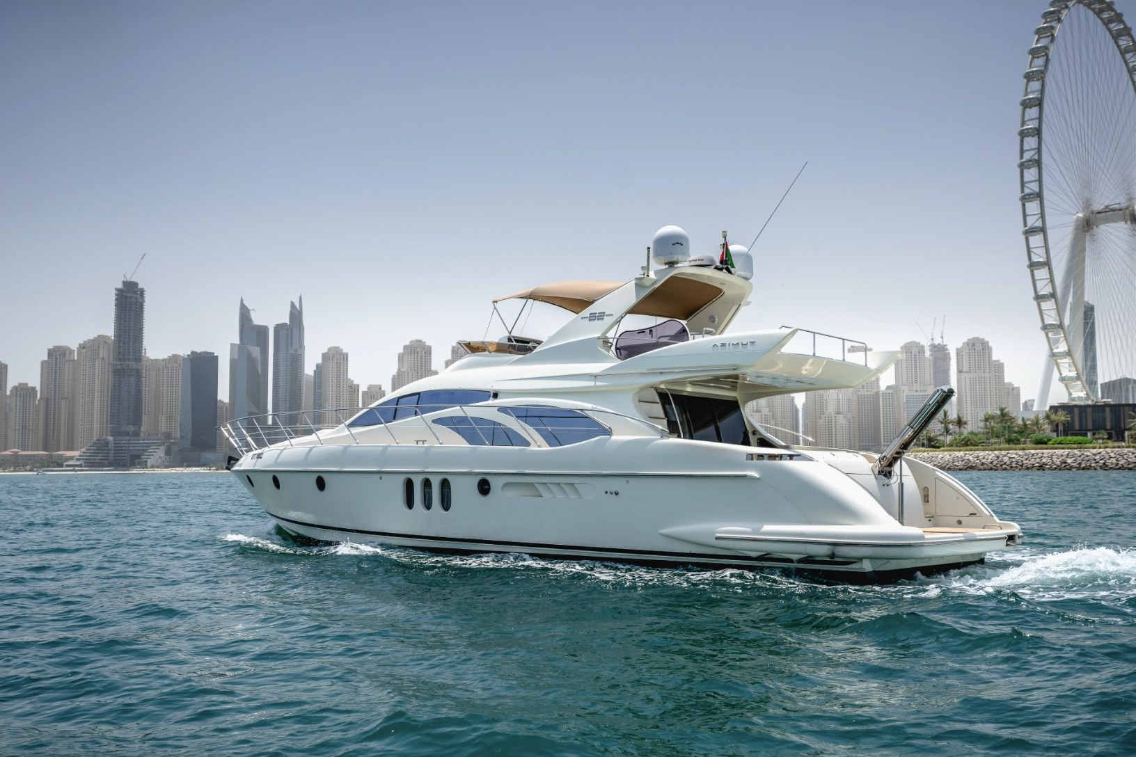 View 6: Azimut Lucky Star