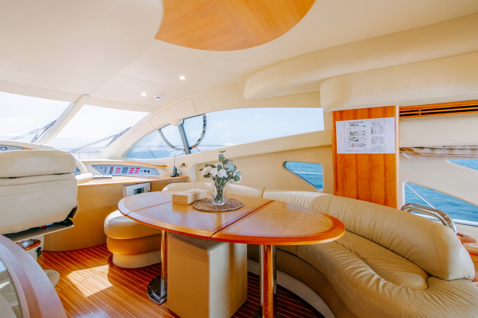View 2: Azimut My Choice