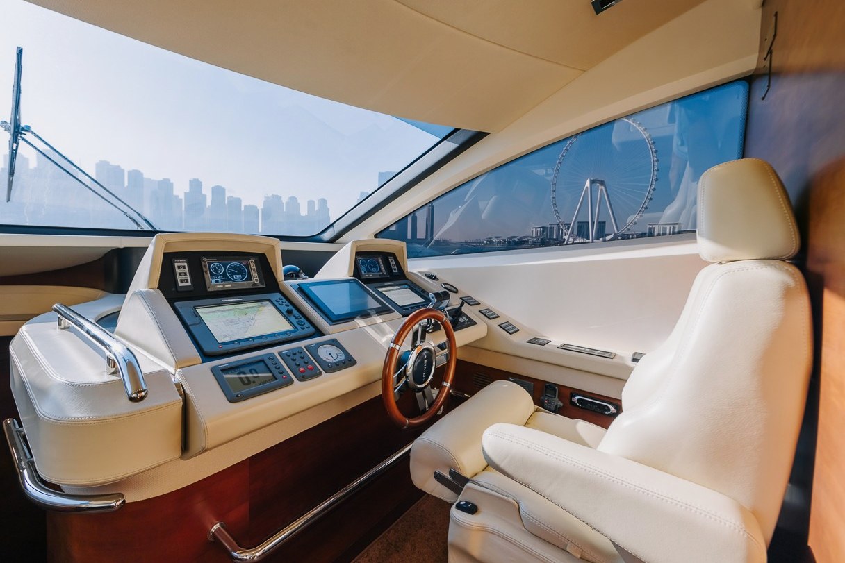 View 16: Azimut Viktoria