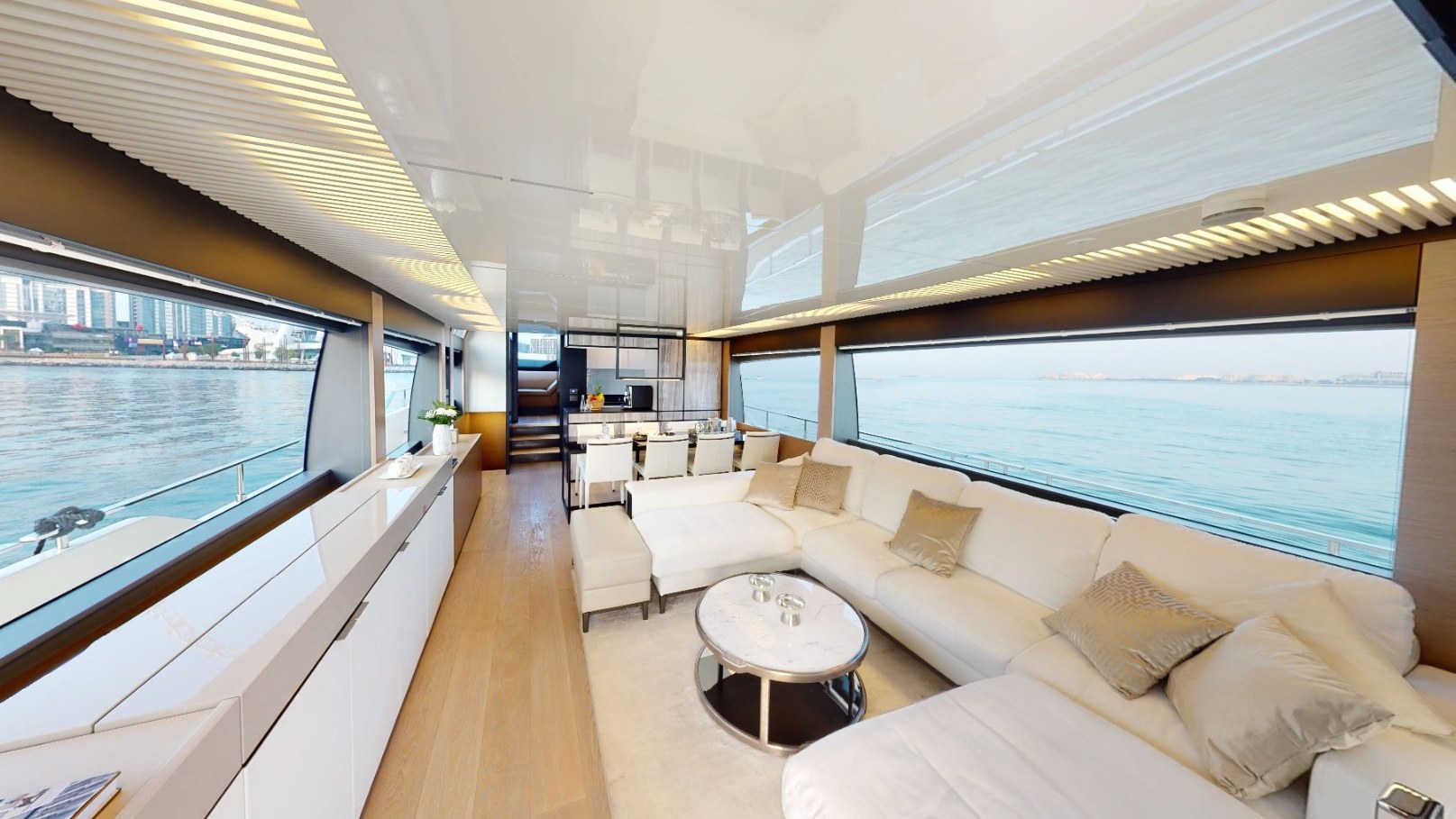 View 8: Ferretti 78 ft