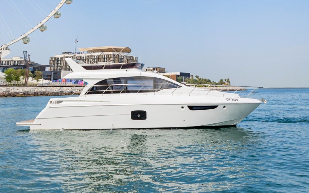 Sky Walker Uno for charter