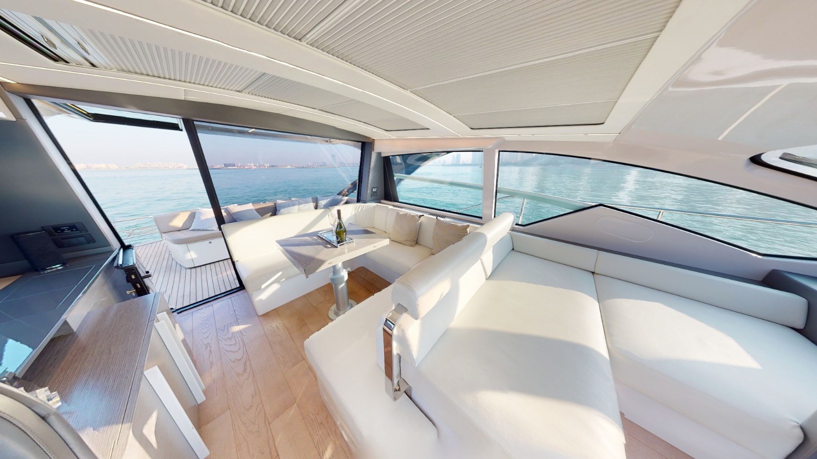 View 4: Pershing 5X Pearl White