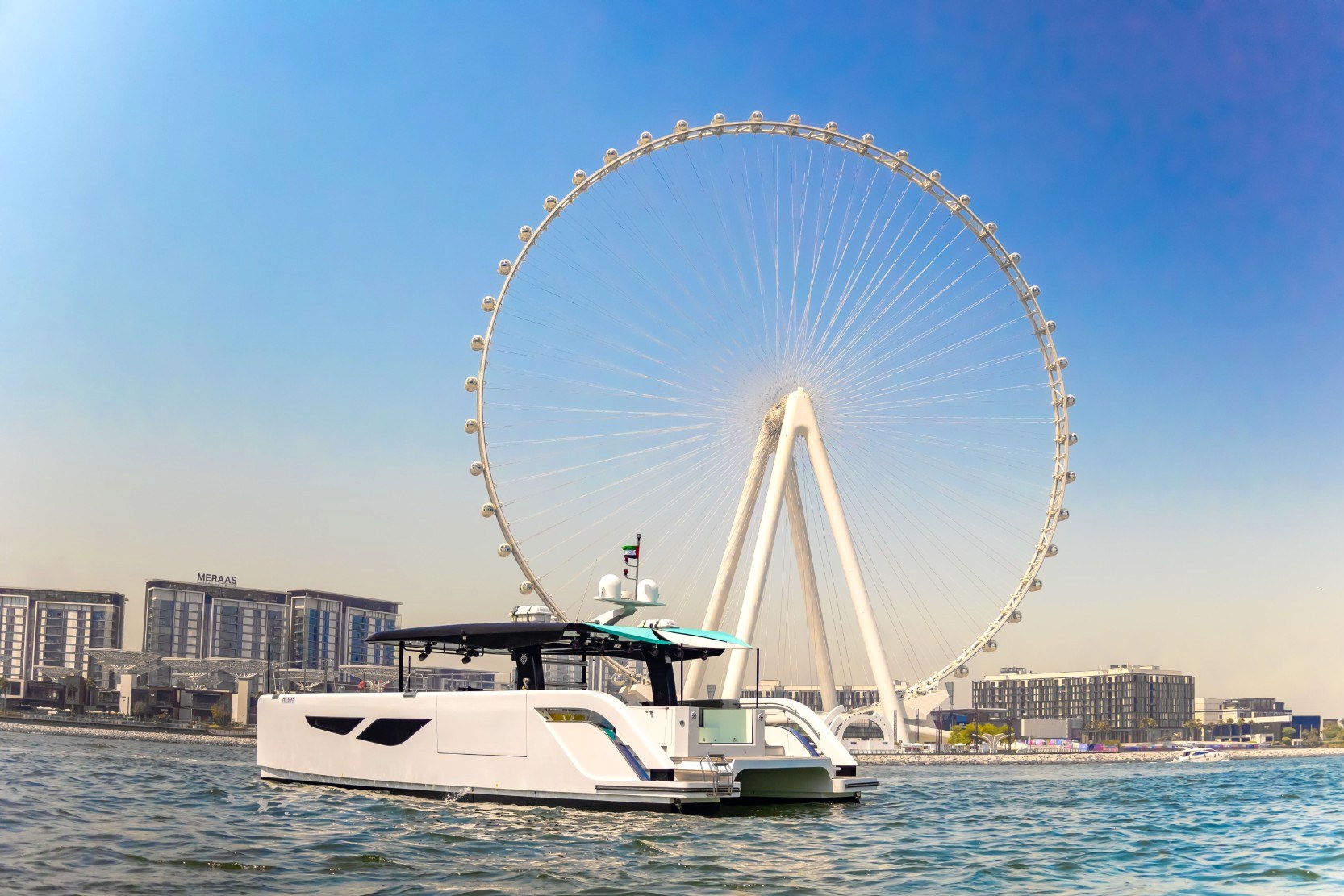 View 6: Catamaran Ozone
