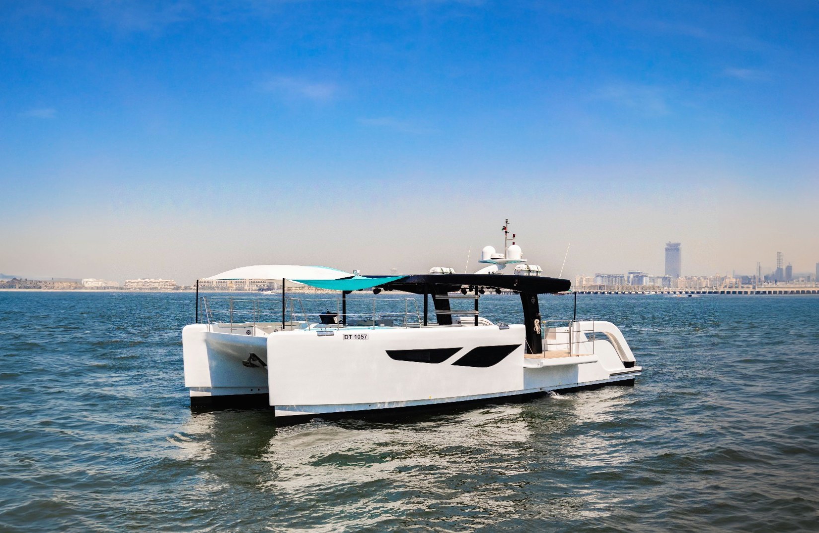 View 5: Catamaran Ozone