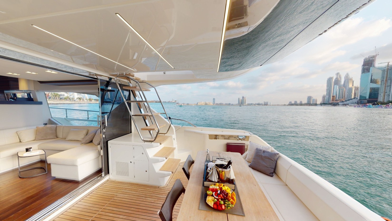 View 9: Ferretti 67 ft