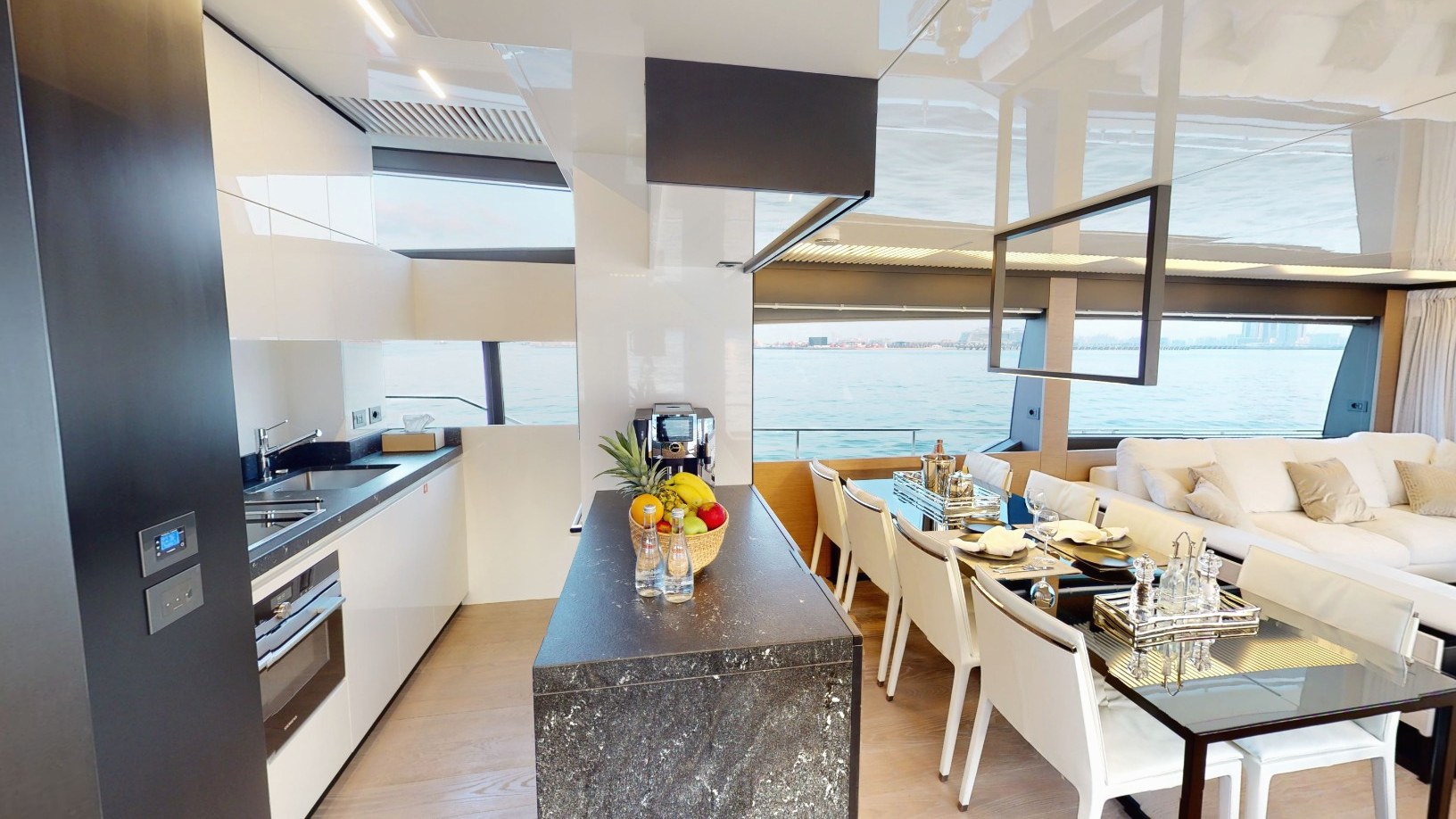 View 15: Ferretti 78 ft