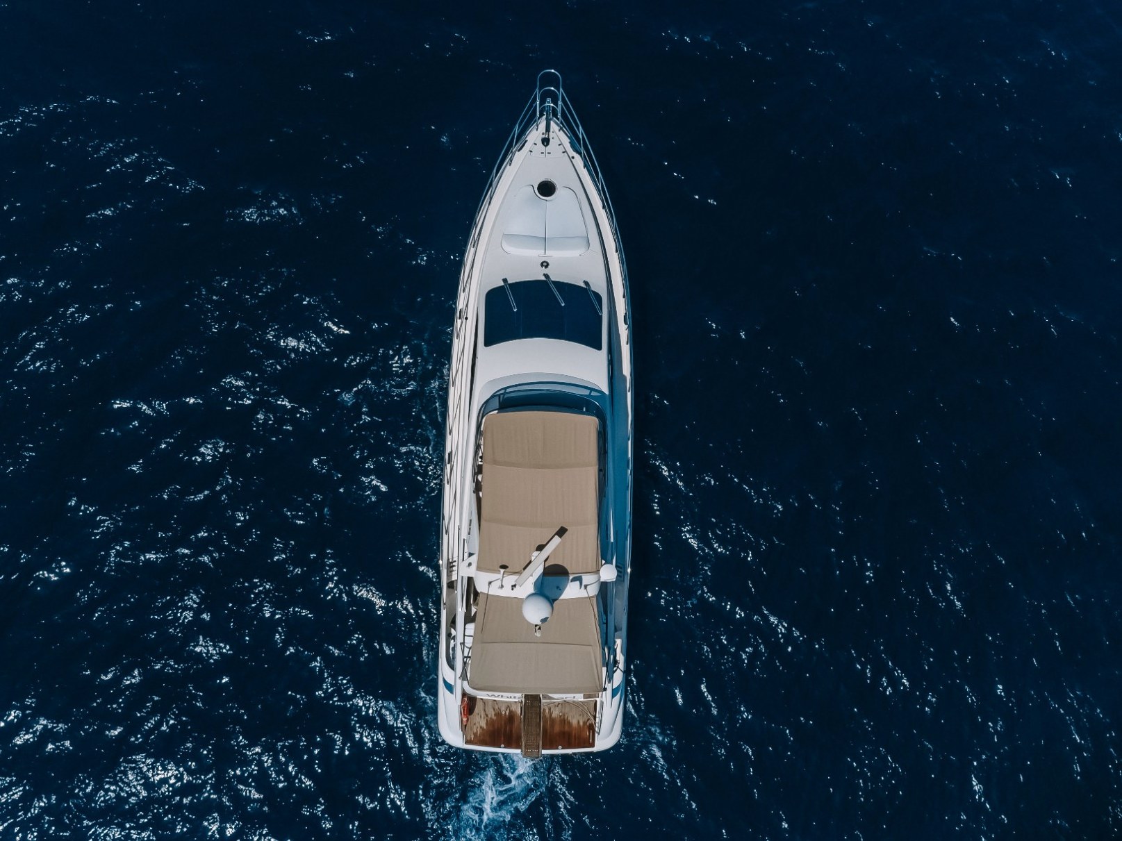 View 3: Azimut White Pearl