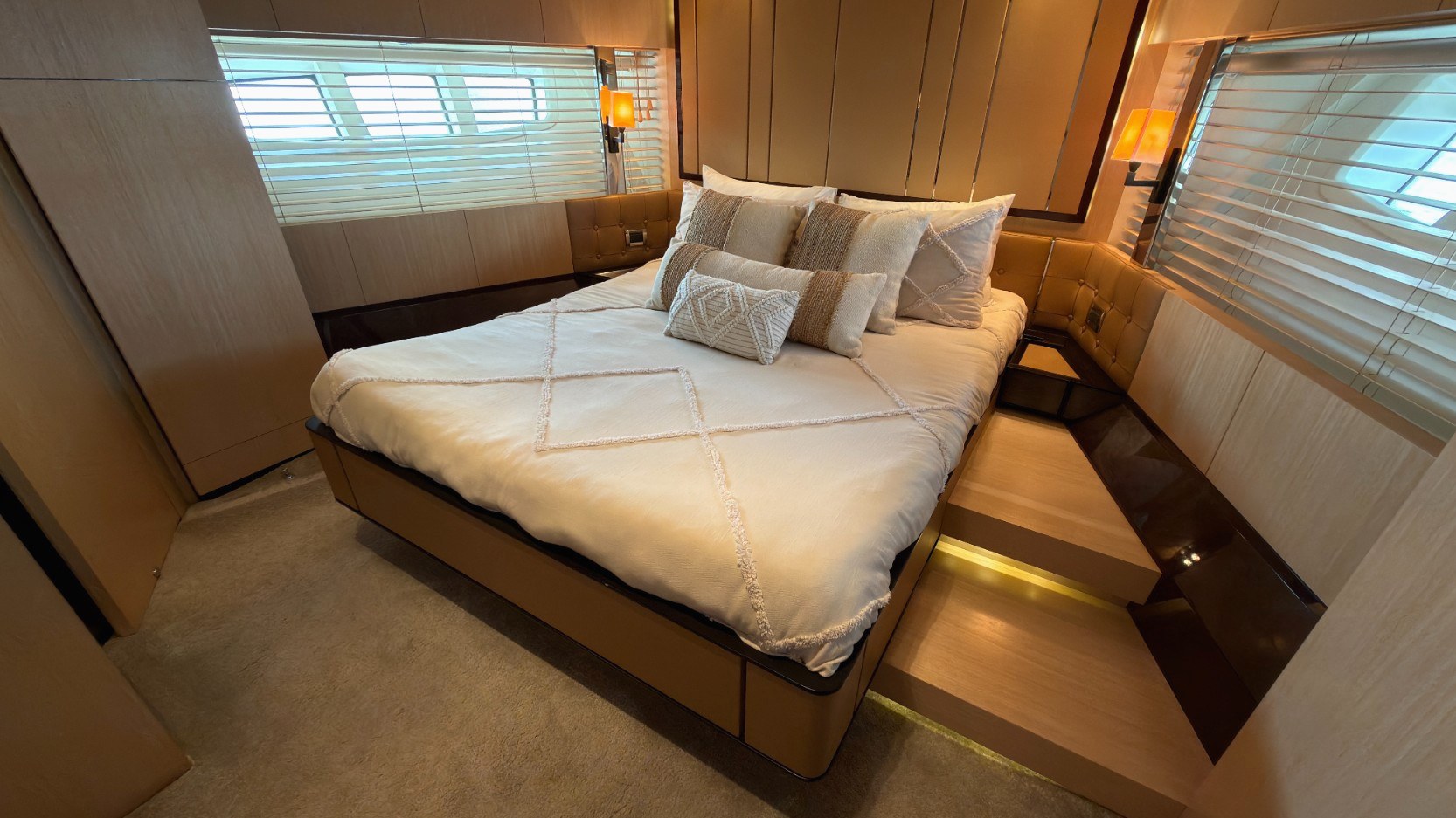 View 11: Azimut Satisfaction