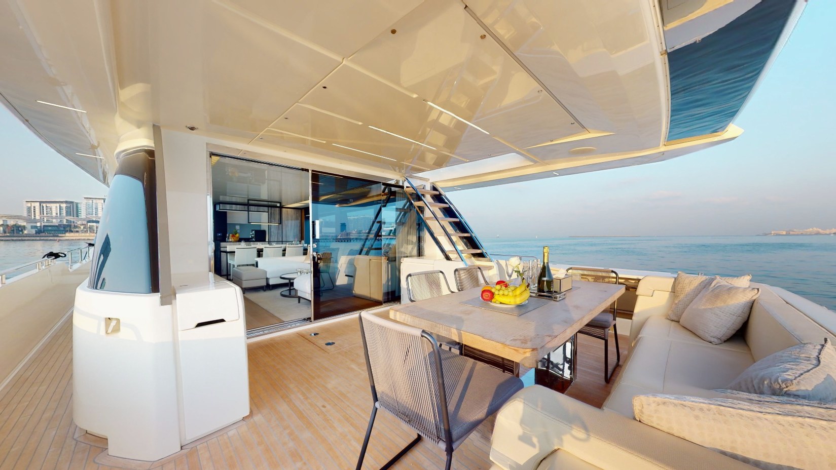 View 14: Ferretti 78 ft