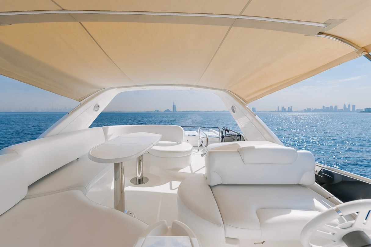 View 3: Azimut Candy