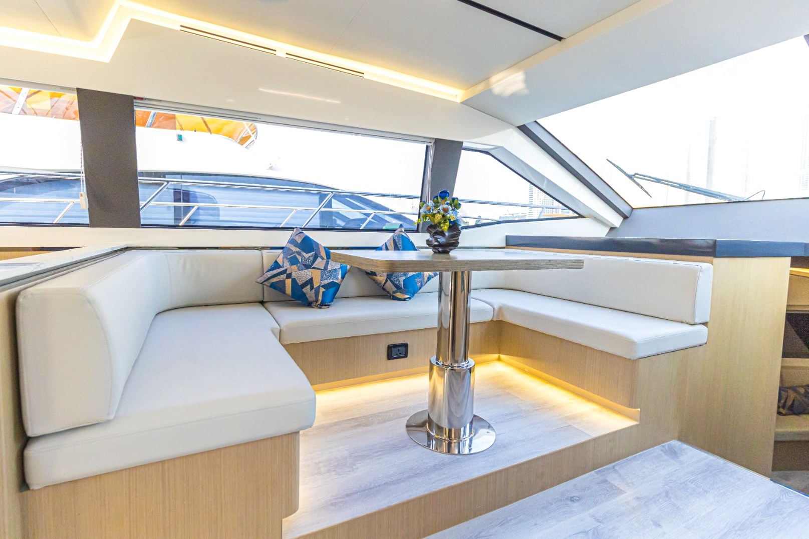 View 6: Sky Walker Axa