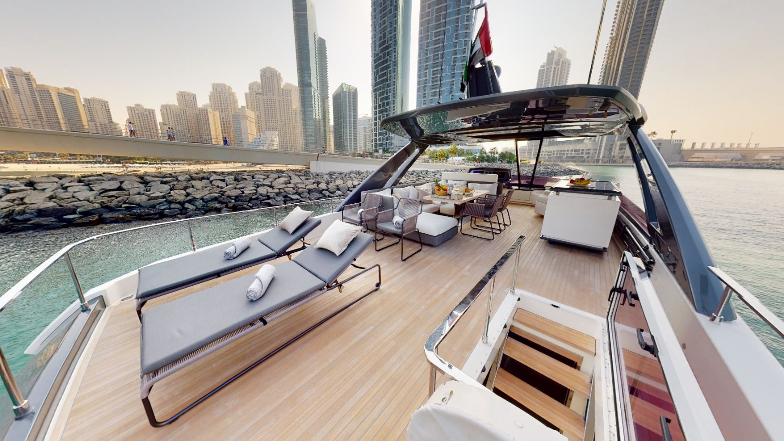 View 13: Ferretti 78 ft
