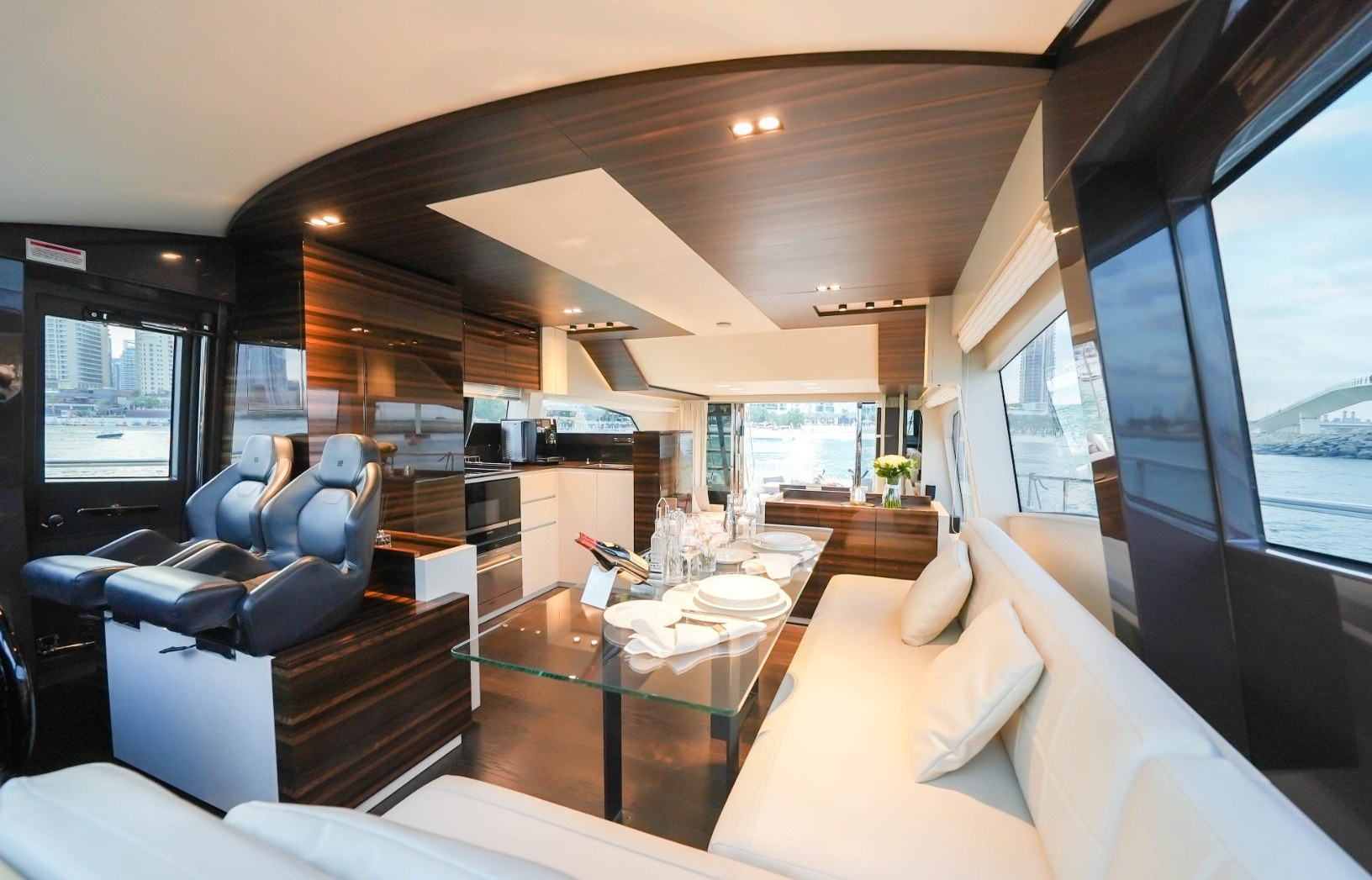 View 11: Ferretti 67 ft