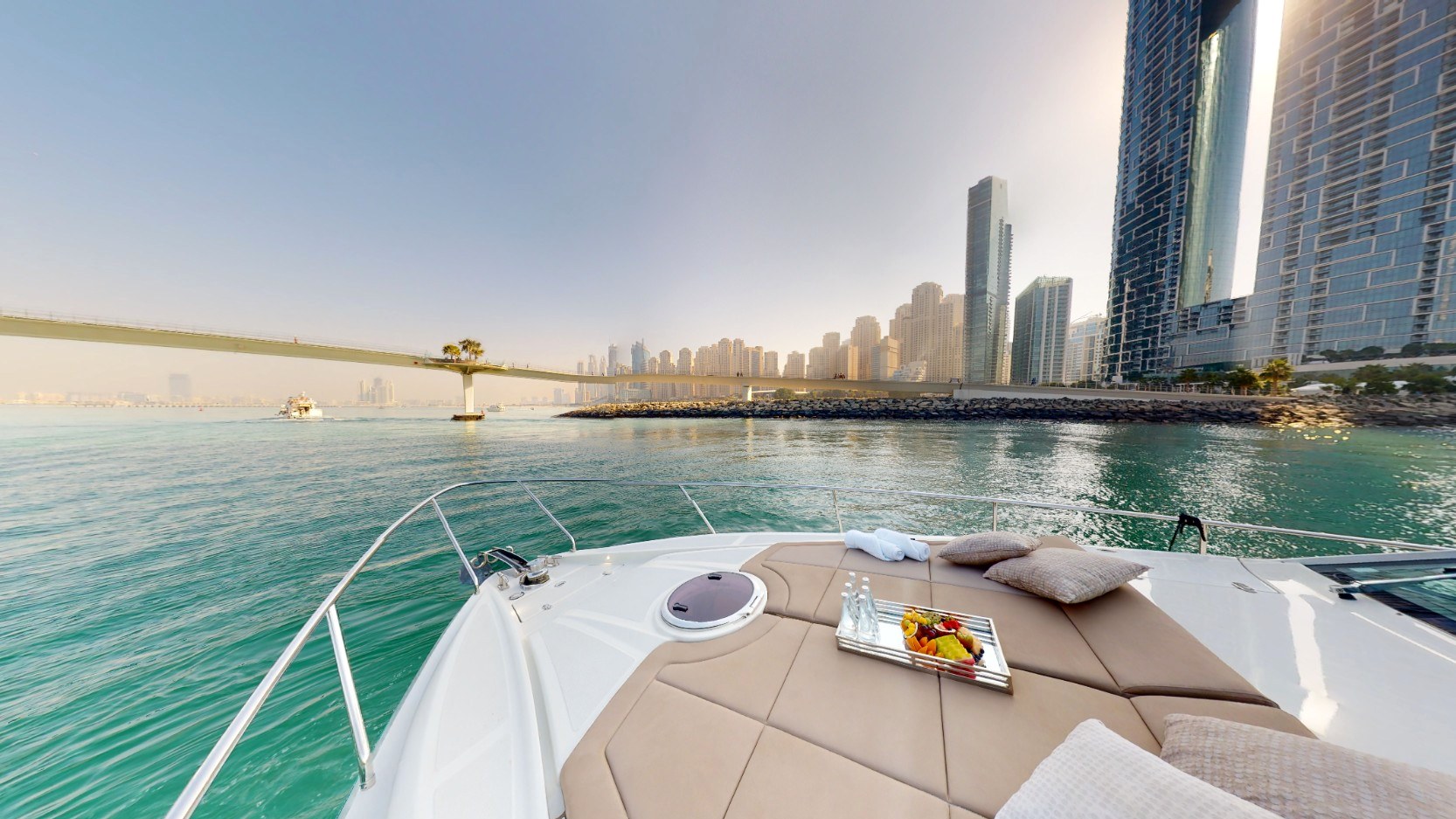 View 16: Pershing 5X Pearl White