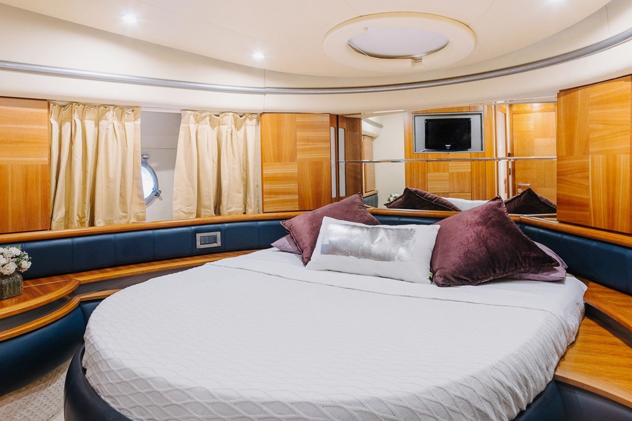 View 4: Azimut Monica